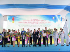 FrieslandCampina Hà Nam đón nhận Huân chương Lao động hạng Nhì