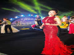 MC Thuỳ Linh: “Tôi hạnh phúc khi được tỏ tình đúng đêm lễ hội pháo hoa Đà Nẵng”