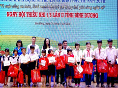 Tân Hiệp Phát trao tặng hàng nghìn phần quà cho trẻ em nhân ngày Quốc tế thiếu nhi