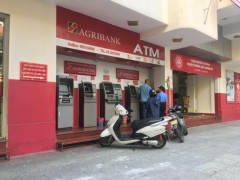 Ngân hàng tăng phí ATM có thể đối diện án phạt nặng