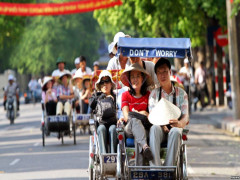 Không còn cảnh "ăn đong", visa vào Việt Nam đã hết rào cản?