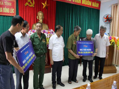 Chủ tịch Hiệp hội DNNVV Việt Nam  và đoàn doanh nghiệp trao nhà tình nghĩa tại Can Lộc (Hà Tĩnh)