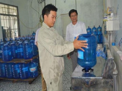 15 doanh nghiệp bị phạt vì vi phạm chất lượng nước đóng chai, nước đá