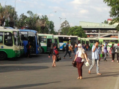 TP HCM: Nhiều tuyến xe buýt chết “yểu” vì... GrabBike!