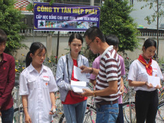 Tân Hiệp Phát trao hàng trăm học bổng cho trẻ em nghèo tỉnh Cà Mau