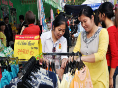 Xuất khẩu hàng Việt: Doanh nghiệp bỏ quên “sân nhà”