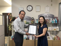 Doanh nhân đại sứ Lê Thị Hạnh - Mang món quà dinh dưỡng cao cấp Nhật Bản về cho cộng đồng