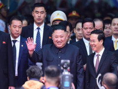 Kim Jong-un: Từ em út mê bóng rổ đến lãnh đạo được trải thảm đỏ