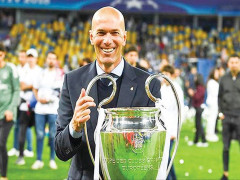 Zinedine Zidane bất ngờ trở lại tiếp quản Real Madrid