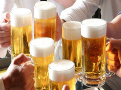 Người Việt chi tiền uống bia rượu nhiều gấp 3 lần chi phí chữa ung thư