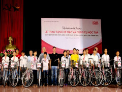 Home Credit trao tặng xe đạp và dụng cụ học tập cho học sinh nghèo tại Thanh Hóa