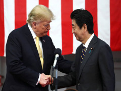 Trump: “Nếu Mỹ bị tấn công, Nhật Bản ngồi nhà xem trên TV”