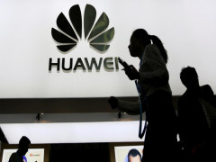 “Mỹ trì hoãn việc nới trừng phạt Huawei”