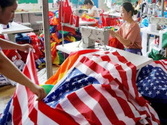 Trung Quốc "ngấm đòn" chiến tranh thương mại với Mỹ