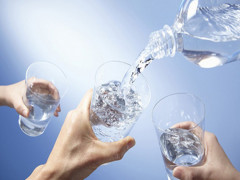 Tập luyện căng thẳng tuyệt đối không nên uống nước