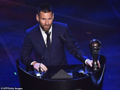 Vượt qua C.Ronaldo, Messi giành giải Cầu thủ xuất sắc nhất năm