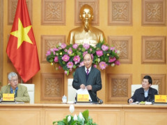 Thủ tướng Chính phủ Nguyễn Xuân Phúc làm việc với Tổ tư vấn kinh tế