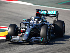 Giải đua Công thức 1: Mercedes vẫn là ứng cử viên khi… chạy thử