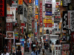 Một nửa nền kinh tế nằm trong tình trạng phong toả 'nhẹ', Nhật Bản có nguy cơ lún sâu vào suy thoái