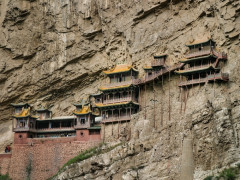 Khám phá ngôi chùa  trên vách núi 1500 tuổi ở Trung Quốc