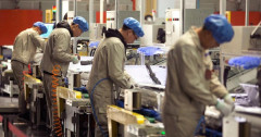 Bloomberg: Để các quốc gia như Việt Nam có thể thu hút nhà máy từ Trung Quốc