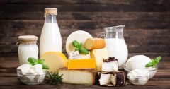 Sữa đầy đủ chất béo và phô mai có thể giúp giảm nguy cơ mắc bệnh tim và tiểu đường