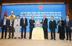 Phó Thủ tướng Thường trực Trương Hòa Bình gặp mặt đoàn đại biểu doanh nghiệp, doanh nhân tiêu biểu thuộc VINASME