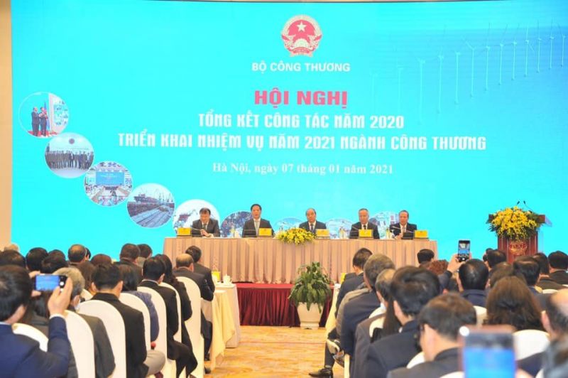 Thủ tướng Nguyễn Xuân Phúc đến dự và chỉ đạo hội nghị