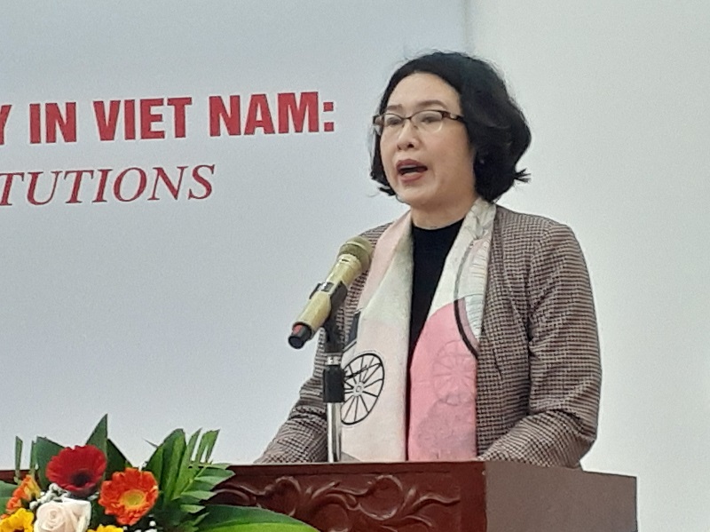 TS Trần Thị Hồng Minh - Viện trưởng Viện Nghiên cứu quản lý kinh tế Trung ương (CIEM) phát biểu tại hội thảo. Ảnh: báo đầu tư