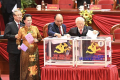 Tổng bí thư, Chủ tịch nước Nguyễn Phú Trọng và Thủ tướng Nguyễn Xuân Phúc tái đắc cử