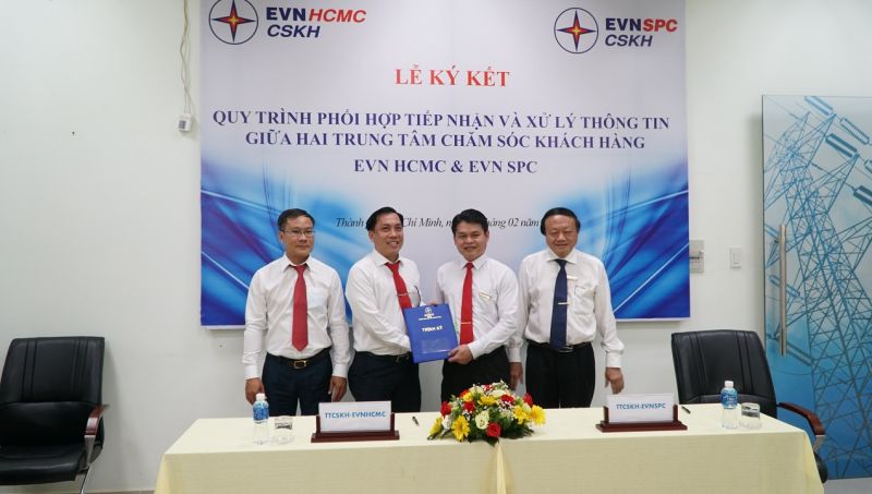 Ký kết thỏa thuận hợp tác giữa 02 Tung tâm chăm sóc khách hàng thuộc EVN SPC và EVN HCMC