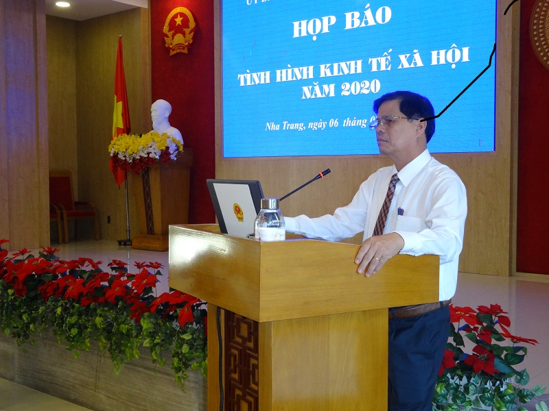 Ông Nguyễn Tấn Tuân, Phó Bí thư Tỉnh ủy, Chủ tịch UBND tỉnh phát biểu chỉ đạo Họp báo.