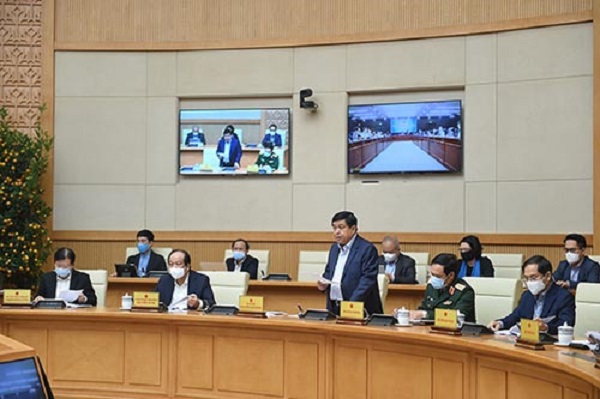 Bộ trưởng Bộ Kế hoạch và Đầu tư Nguyễn Chí Dũng trình bày báo cáo tóm tắt về Đề án