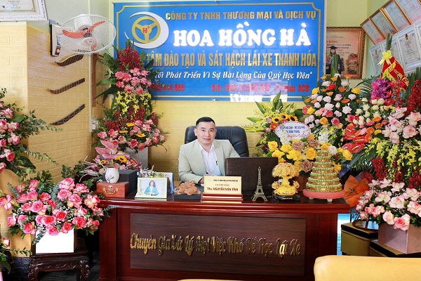 Doanh nhân trẻ Nguyễn Văn Tĩnh, giám đốc Công ty Hoa Hồng Hà