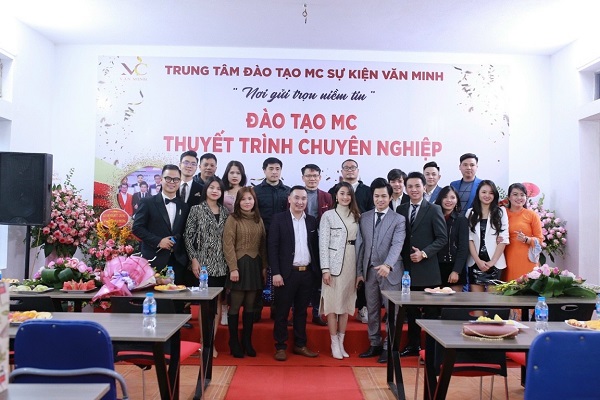 Mới đây Công ty Hoa Hồng Hà đã tổ chức khai trương thàng công Trung tâm đào tạo MC Văn Minh