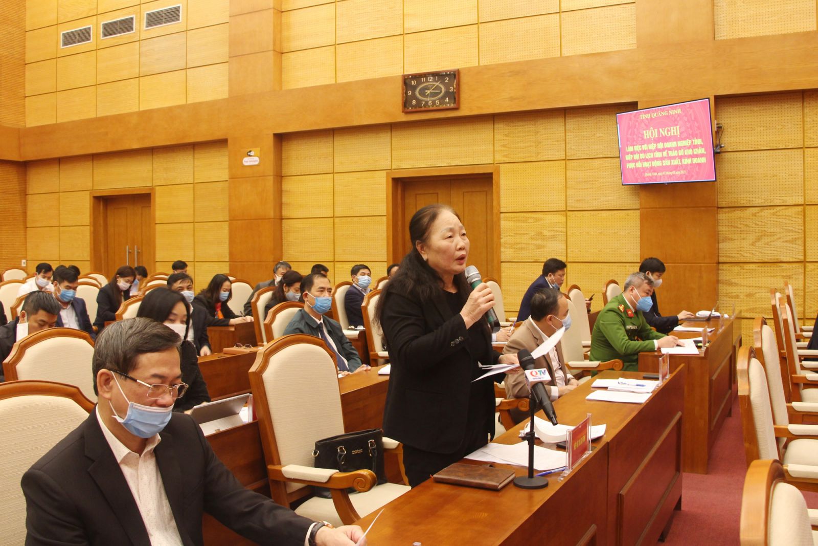 Đại diện Hiệp hội Du lịch tỉnh Quảng Ninh phát biểu tại hội nghị