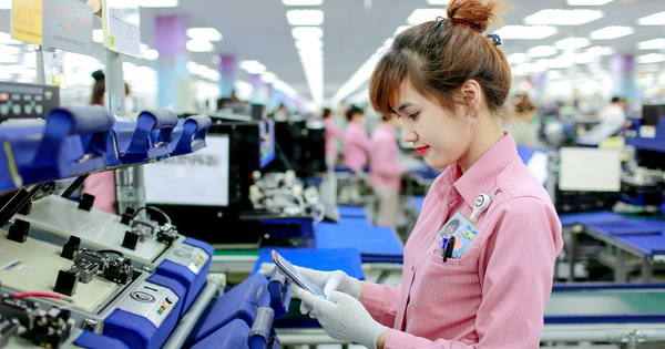Tỉ lệ phụ nữ Việt tham gia thị trường lao động cao hơn trung bình toàn cầu