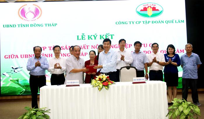 Ký kết Biên bản thỏa thuận hợp tác đầu tư về phát triển sản xuất nông nghiệp hữu cơ trên địa bàn tỉnh Đồng Tháp