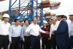 Thủ tướng Nguyễn Xuân Phúc: Không để lãng phí cửa ngõ giao thương phía Nam