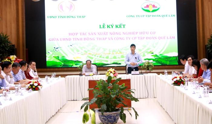 Chủ tịch UBND tỉnh Đồng Tháp Phạm Thiện Nghĩa chia sẻ thông tin cùng Tập đoàn Quế Lâm tại buổi ký kết