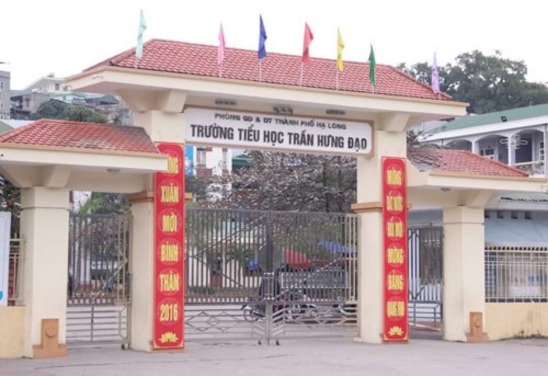 Trường Tiểu học Trần Hưng Đạo, Tp. Hạ Long cho học sinh tạm nghỉ do có 2 học sinh đi cùng với chuyến bay với bệnh nhân nhiễm Sar-Cov-2