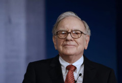 Warren Buffett cảnh báo về các công cụ tài chính gây ra vụ Archegos từ 18 năm trước