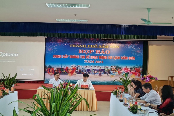UBND TP Sầm Sơn họp báo cung cấp thông tin về hoạt động du lịch Sầm Sơn năm 2021