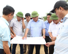 Quảng Bình:  Phó chủ tịch thường trực UBND tỉnh kiểm tra tiến độ khắc phục về nhà ở cho người dân di dời do sạt lở