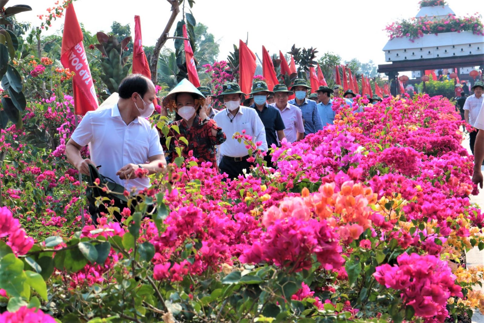 Cựu Chủ tịch Quốc hội Nguyễn Thị Kim Ngân - hành trình đến những địa danh nổi tiếng  tại An Giang, trong đó có Rừng tràm Trà Sư