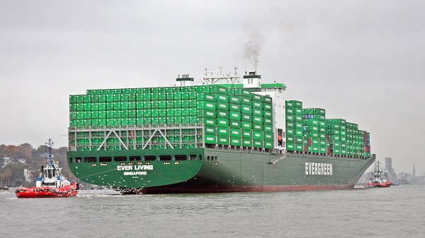 Evergreen Marine là hãng vận tải hàng hóa lớn thứ 5 nhưng có đội tàu lớn thứ 4 thế giới, với hơn 180 tàu có sức chứa khoảng 650.000 TEU