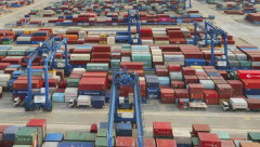 Xuất khẩu phục hồi thúc đẩy GDP của Trung Quốc tăng 18,3% trong quý 1