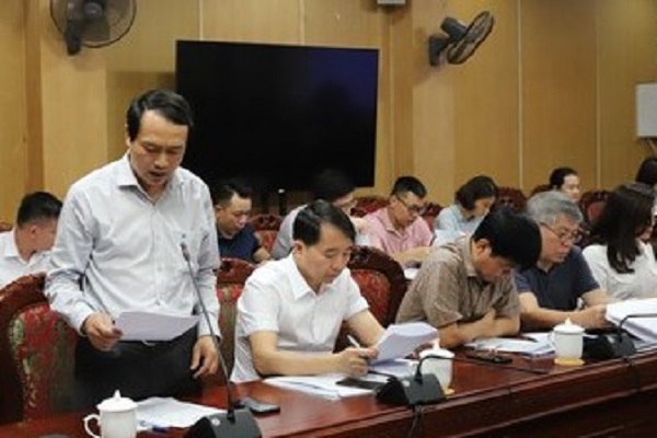 Đại diện ban lãnh đạo khu kinh tế Nghi Sơn phát biểu tại hội nghị