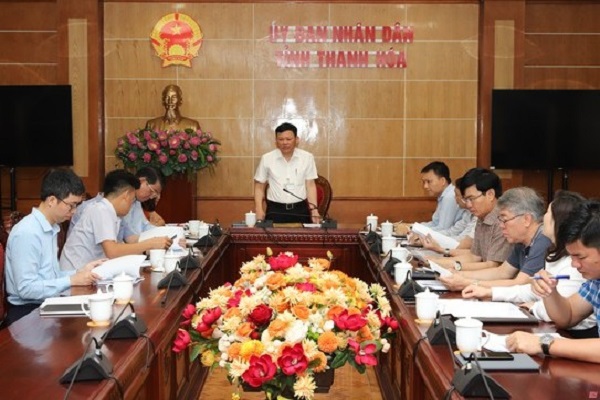 Đồng chí Nguyễn Văn Thi, Ủy viên Ban Thường vụ Tỉnh ủy, Phó Chủ tịch UBND tỉnh Thanh Hóa chủ trì hội nghị