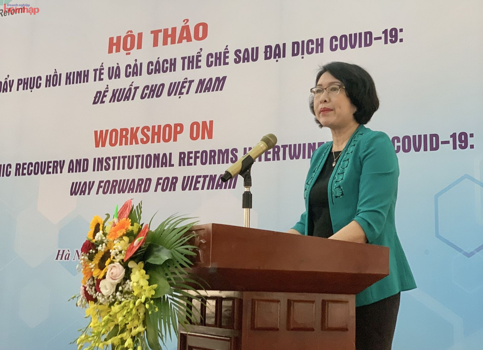 Bà Trần Thị Hồng Minh, Viện trưởng Viện Nghiên cứu Quản lý Kinh tế Trung ương phát biểu.